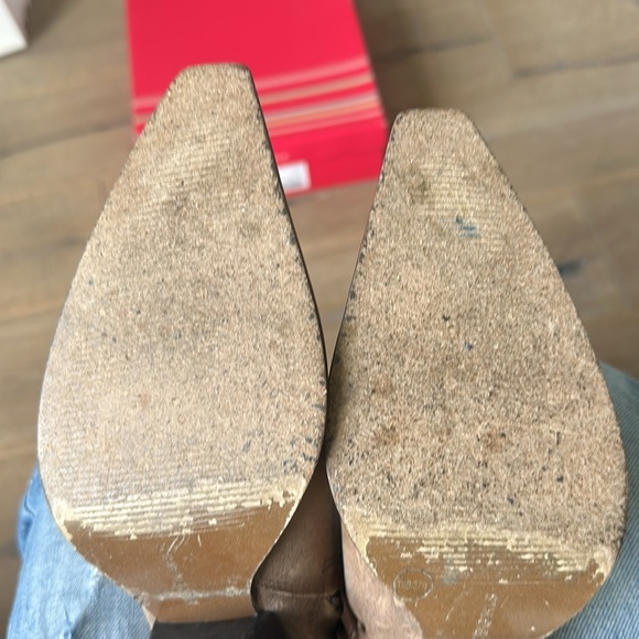 BCBGirls Women’s Taupe Crazy Horse Size 7.5 Boot - Picture 7 of 13